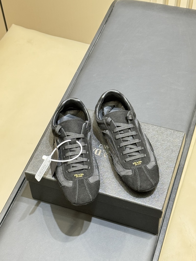 Кроссовки Prada