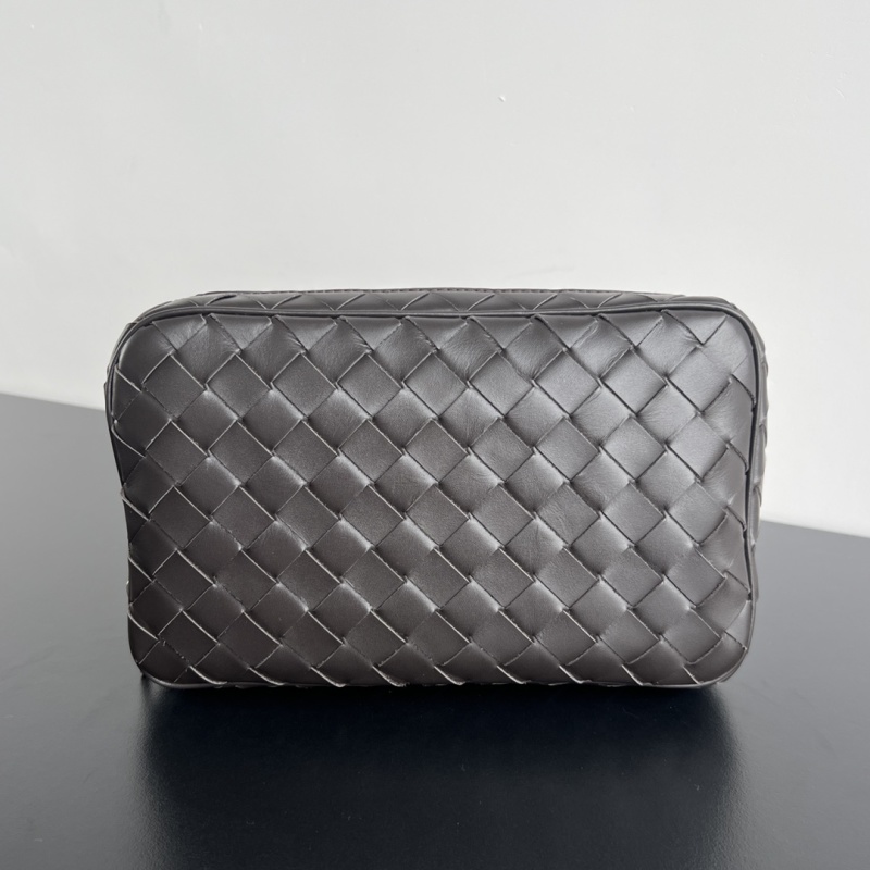 Кожаная косметичка в плетеном стиле Bottega Veneta