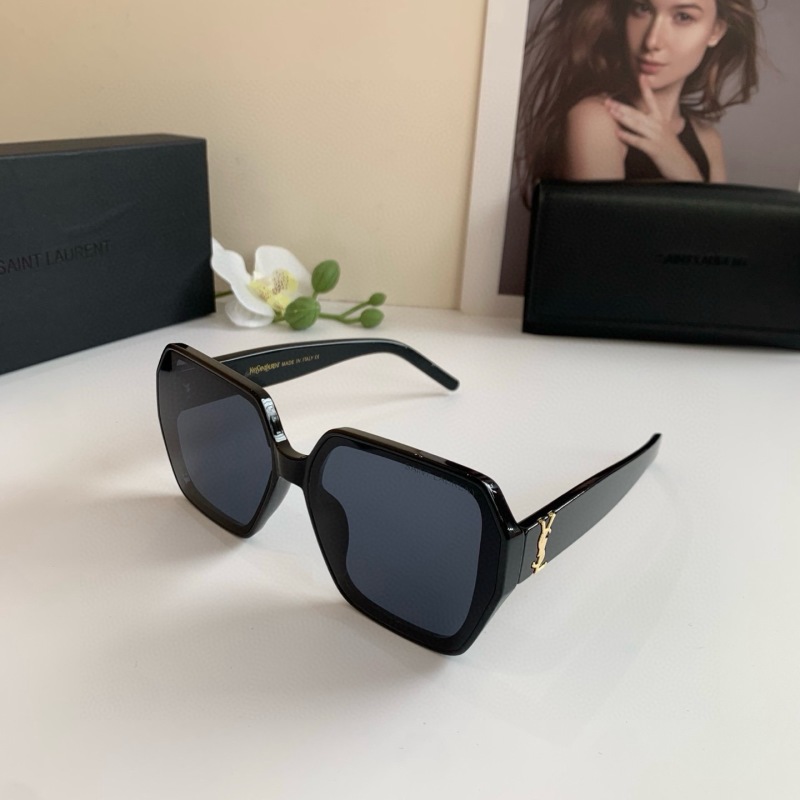 Солнцезащитные очки Saint Laurent черные