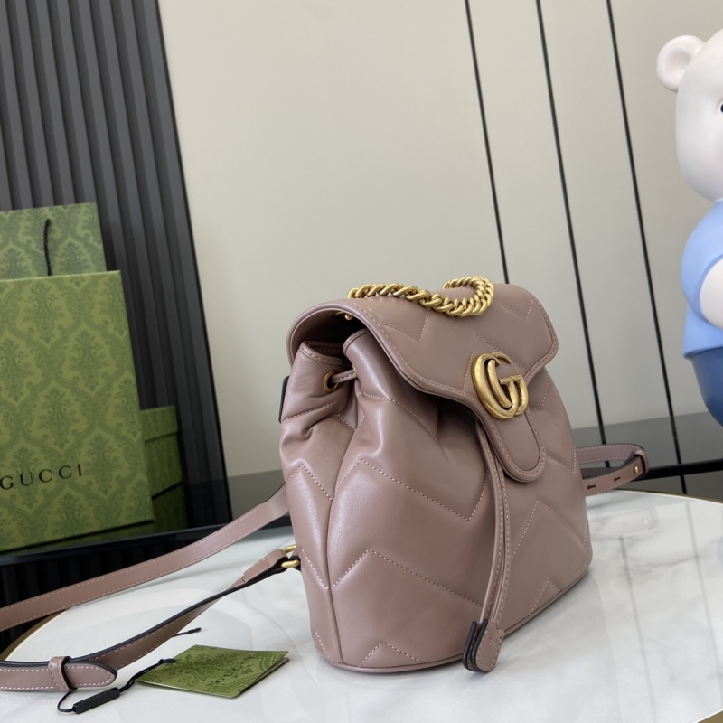 Рюкзак Gucci с золотой фурнитурой