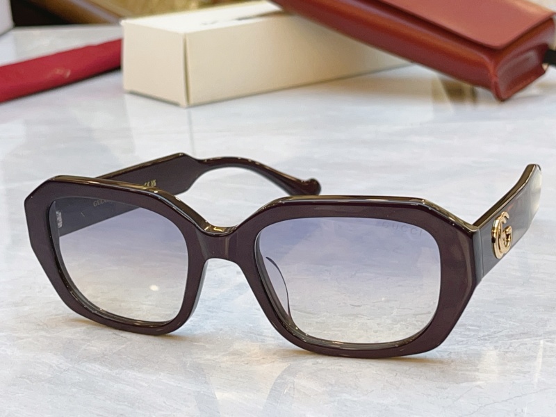 Солнечные очки Gucci GG1553S