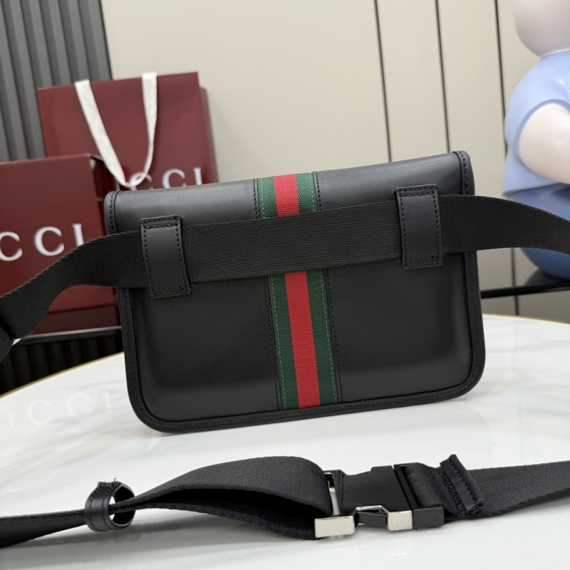 Черная сумка Gucci с красно-зеленой полосой
