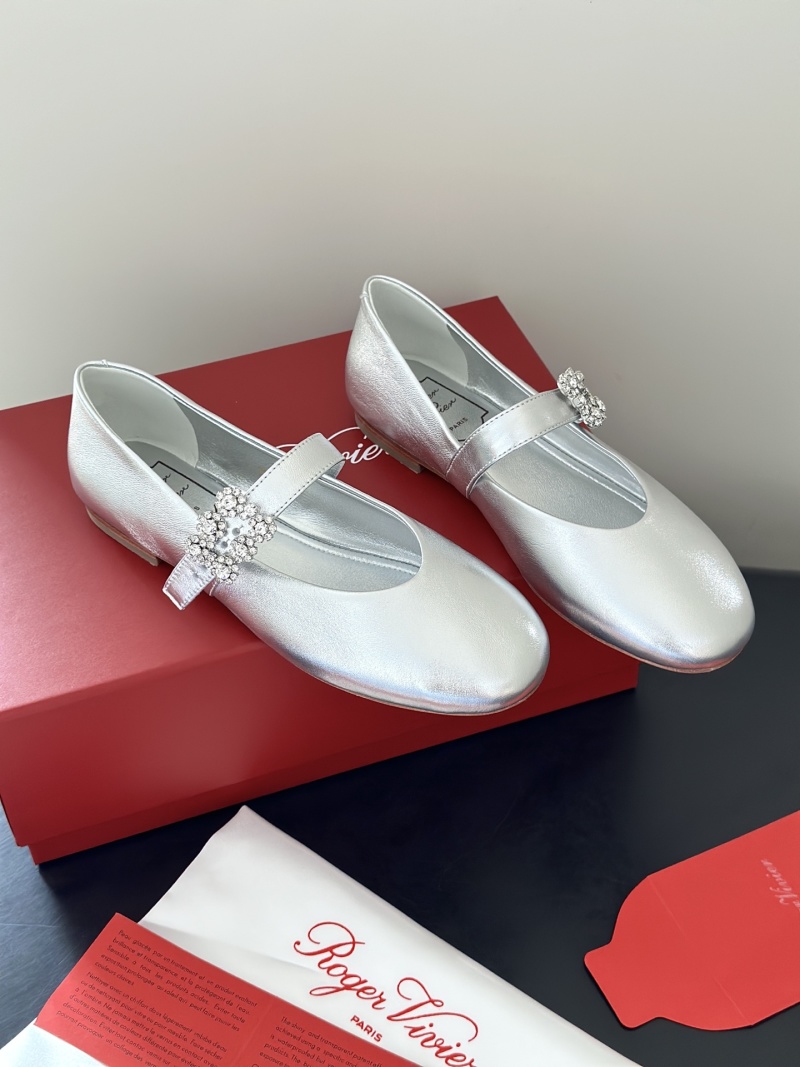 Балетки Roger Vivier серебристые со стразами