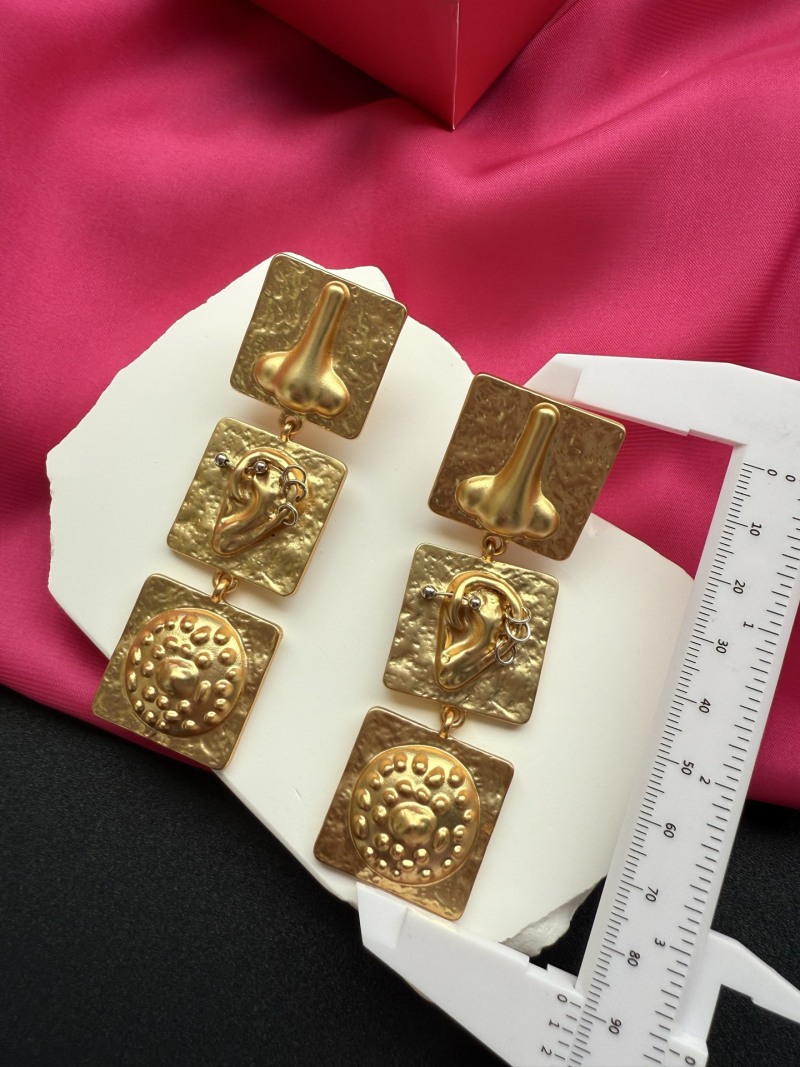 Серьги-подвески с декоративными элементами Schiaparelli