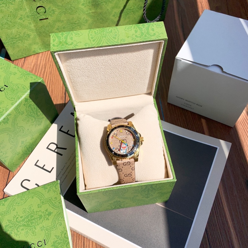 Часы Gucci