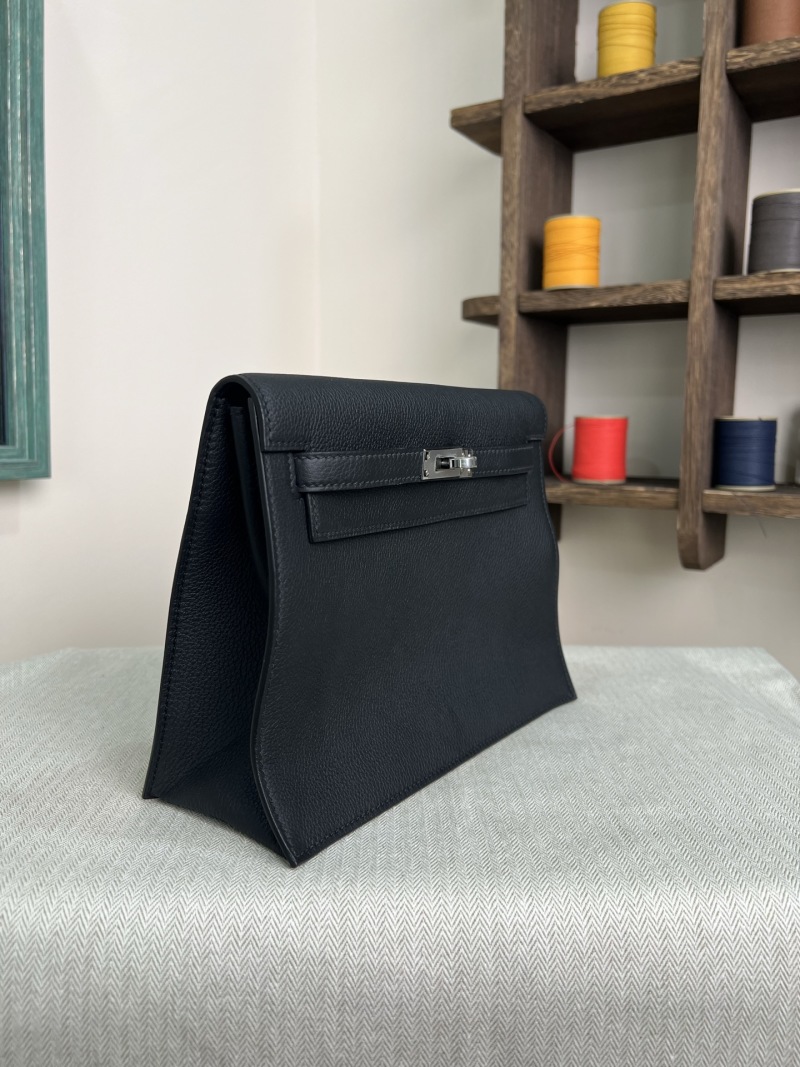Чёрная сумка Hermès с серебряной фурнитурой