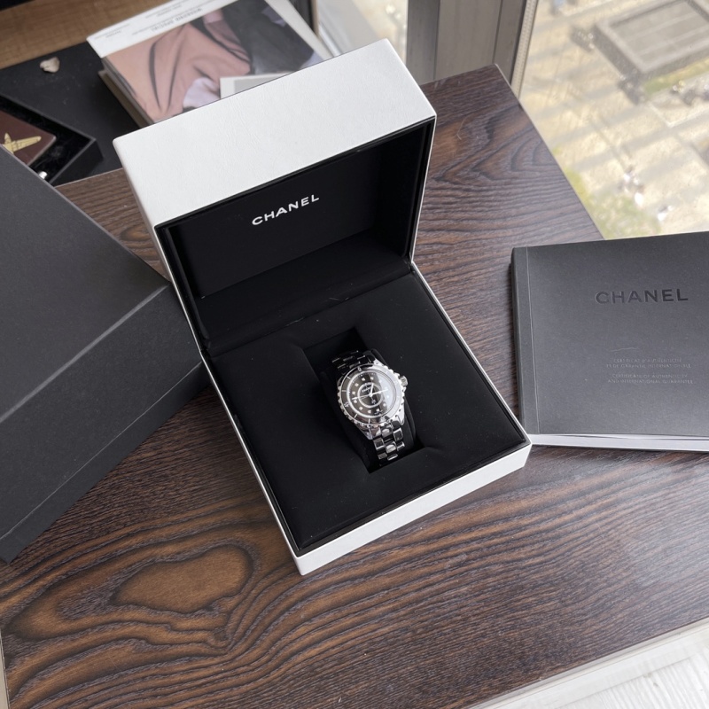 Часы Chanel