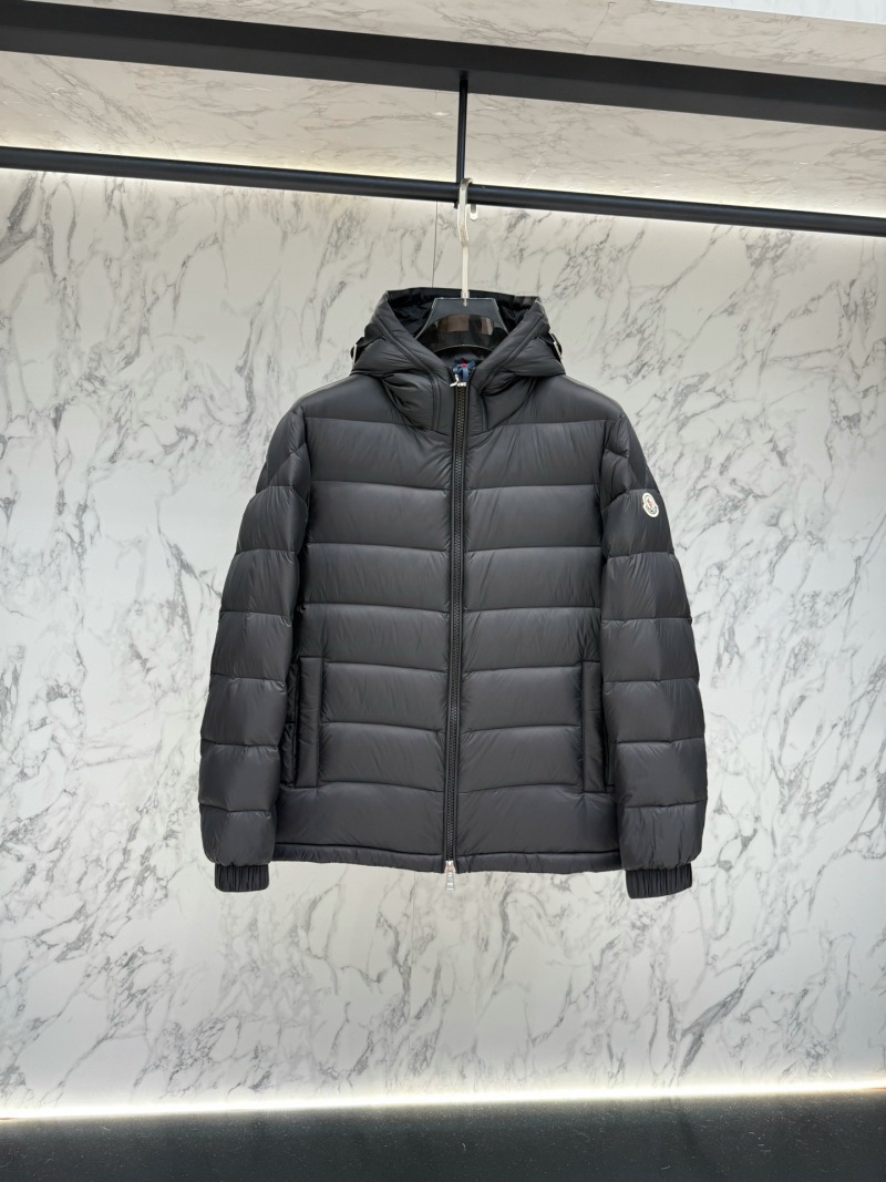 Пуховик Moncler