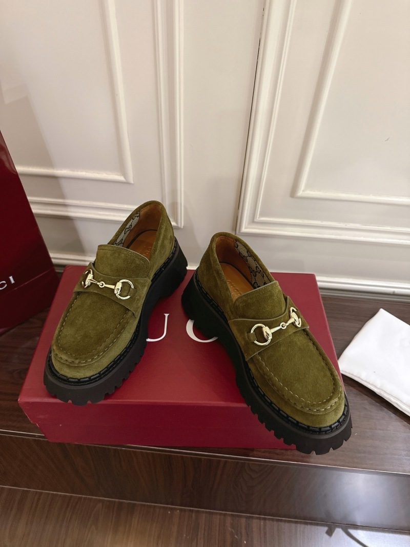 Женские замшевые мокасины на платформе Gucci