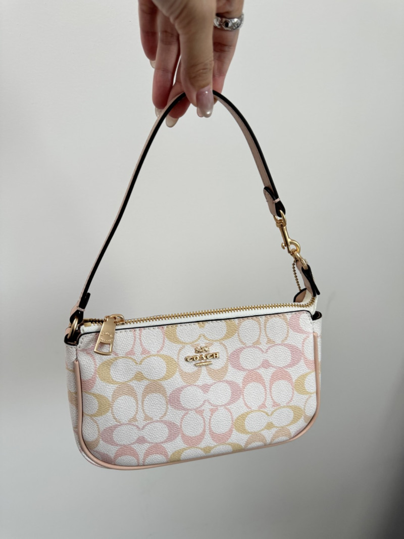 Сумка Coach с монограммой