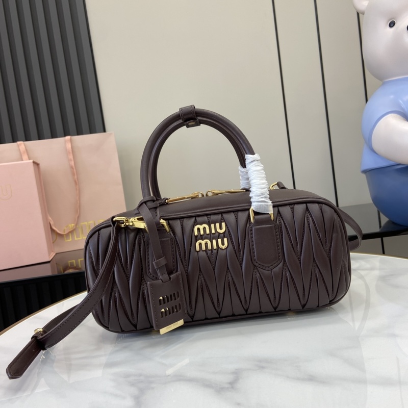Сумка Miu Miu с ручкой и плечевым ремнем коричнева