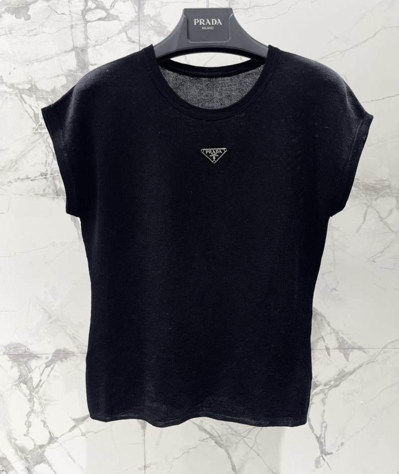 Футболка женская Prada с треугольным логотипом