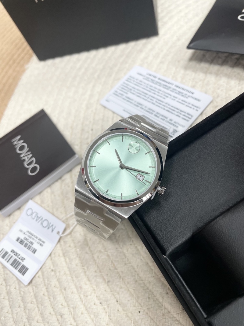 Часы Movado