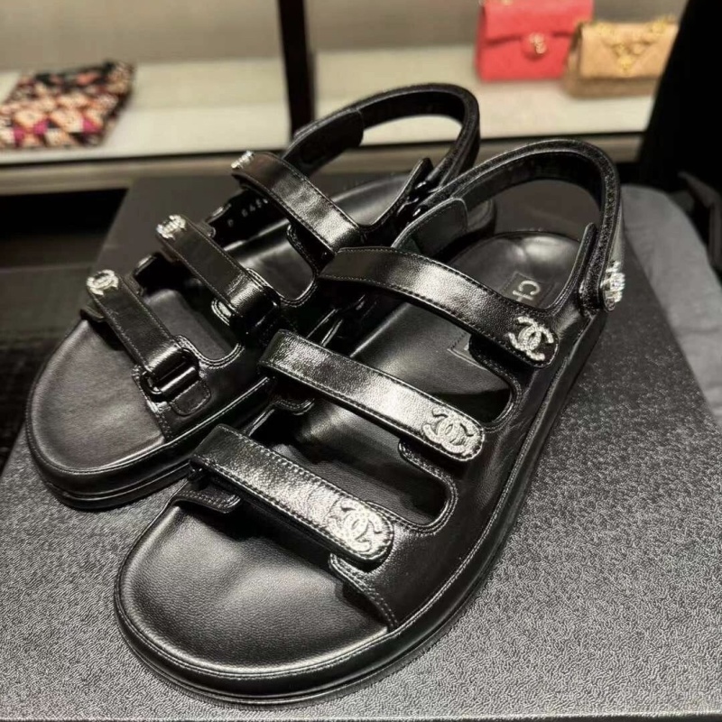 Черные сандалии Chanel