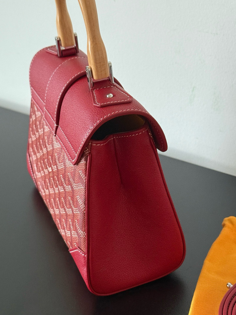 Красная женская сумка с деревянной ручкой Goyard