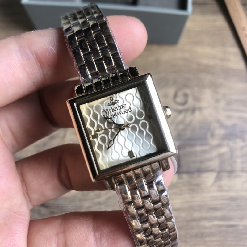 Часы Vivienne Westwood