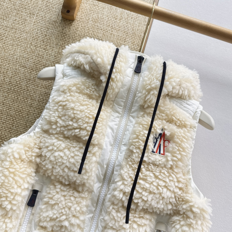 Жилет Moncler