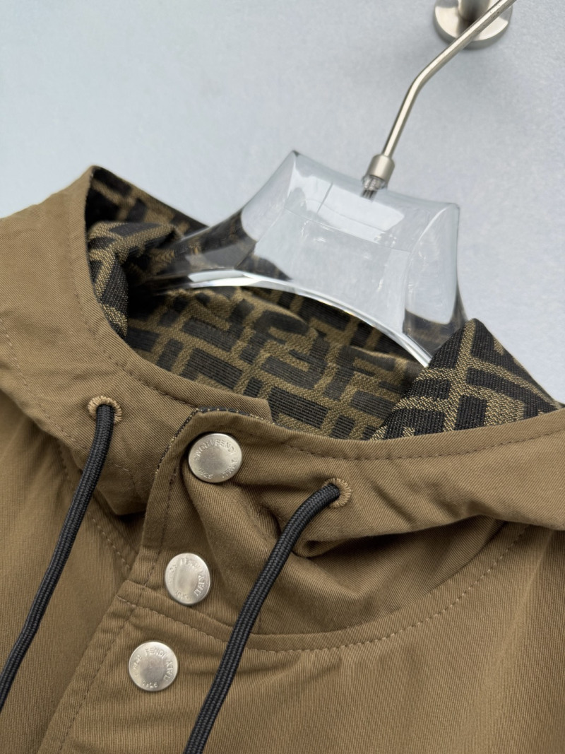 Пальто Fendi