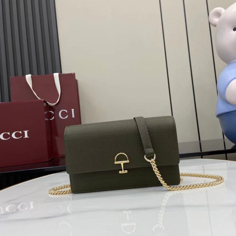 Сумка-клатч Gucci с цепочкой