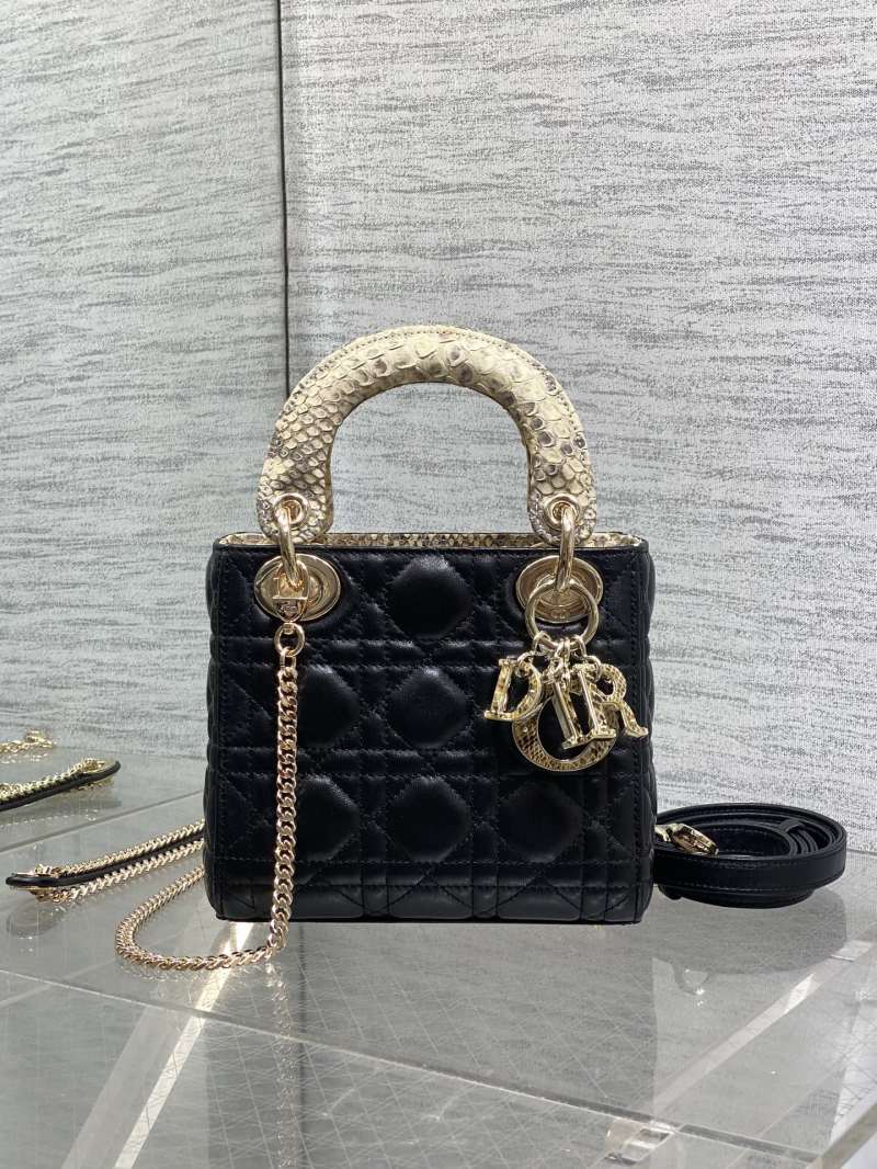 Женская сумка Dior Lady Dior с ручкой из змеиной к