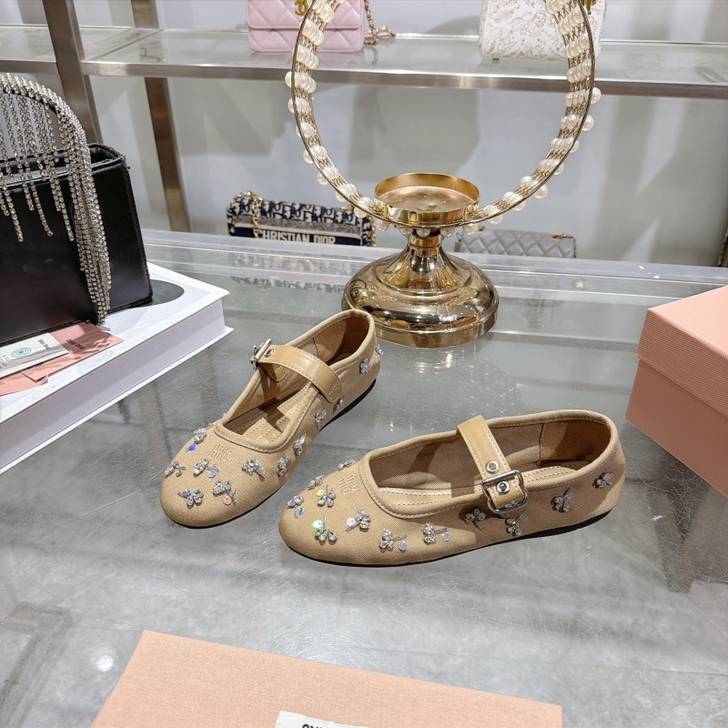 Женские босоножки с цветочным декором Miu Miu