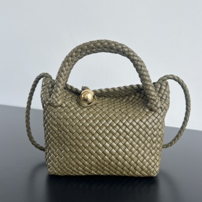 Мини сумка Bottega Veneta Tosca из плетеной кожи