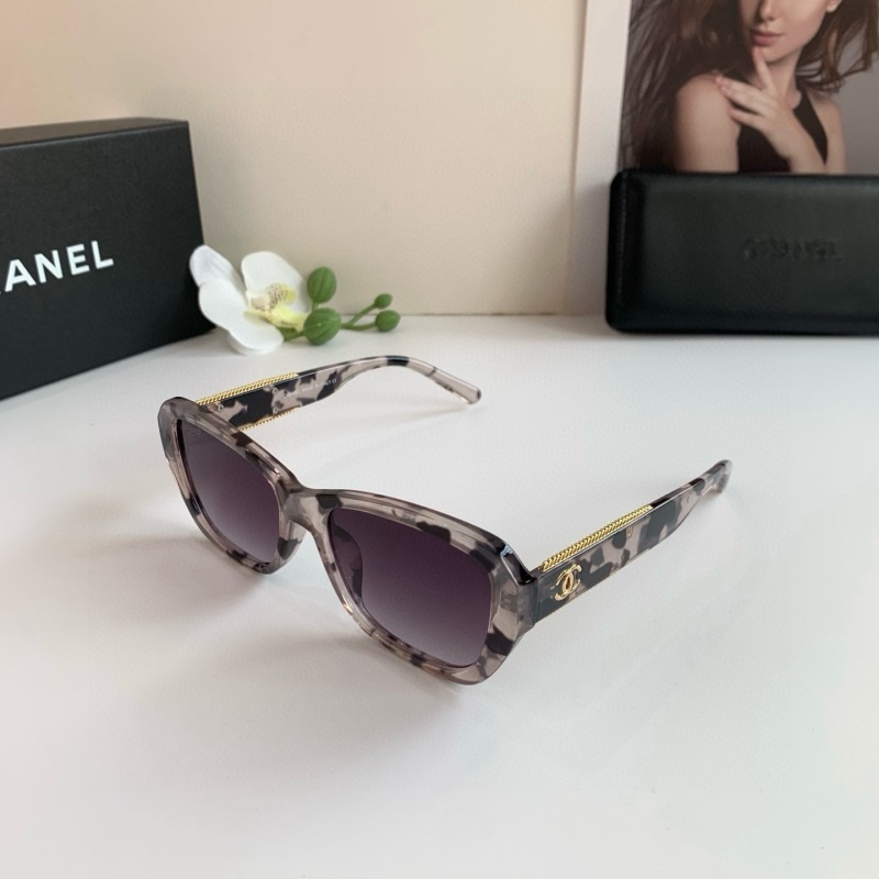 Солнцезащитные очки CHANEL