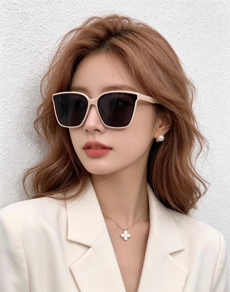 Солнцезащитные очки женские квадратная форма поляризация Gucci