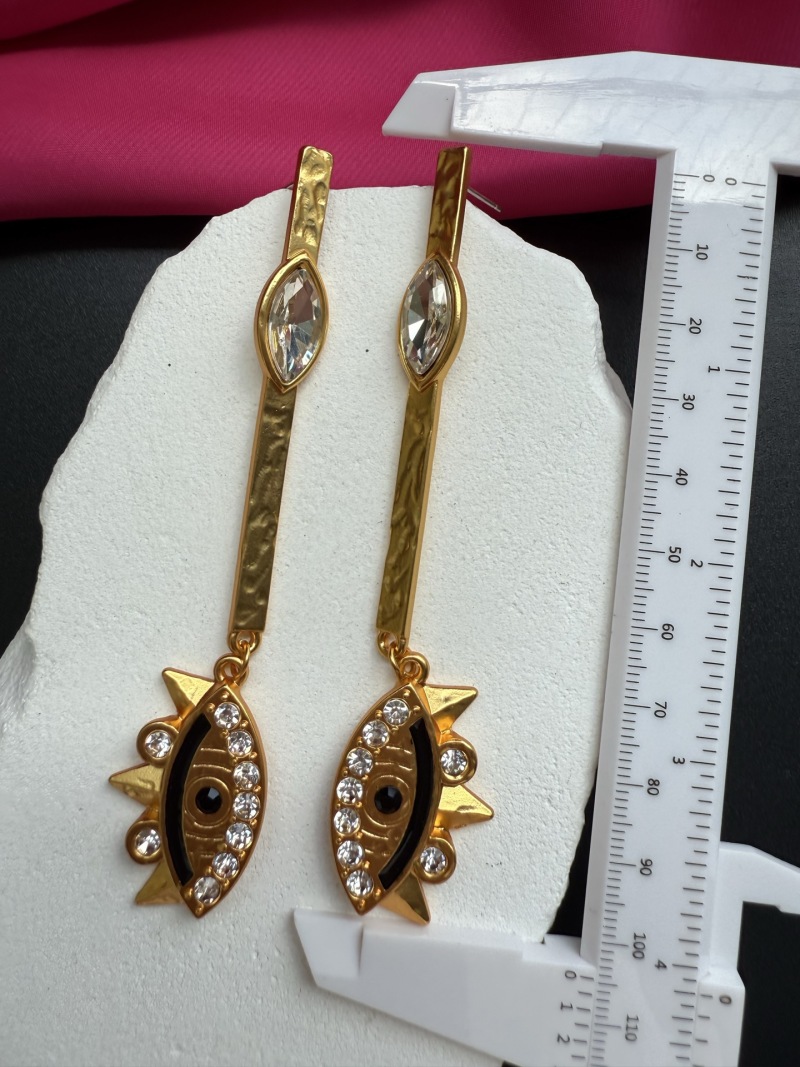 Серьги с глазом-застёжкой Schiaparelli