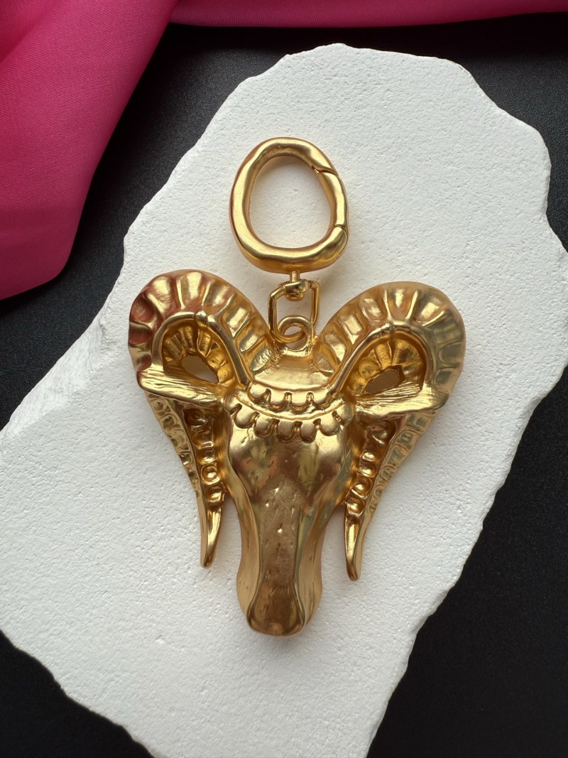 Кулоны и подвески в виде головы барана Schiaparelli