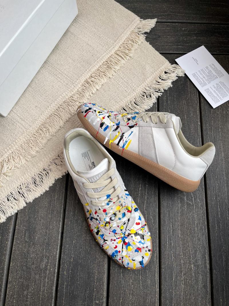 Кроссовки с принтом «разбрызганная краска» белого цвета Maison Margiela