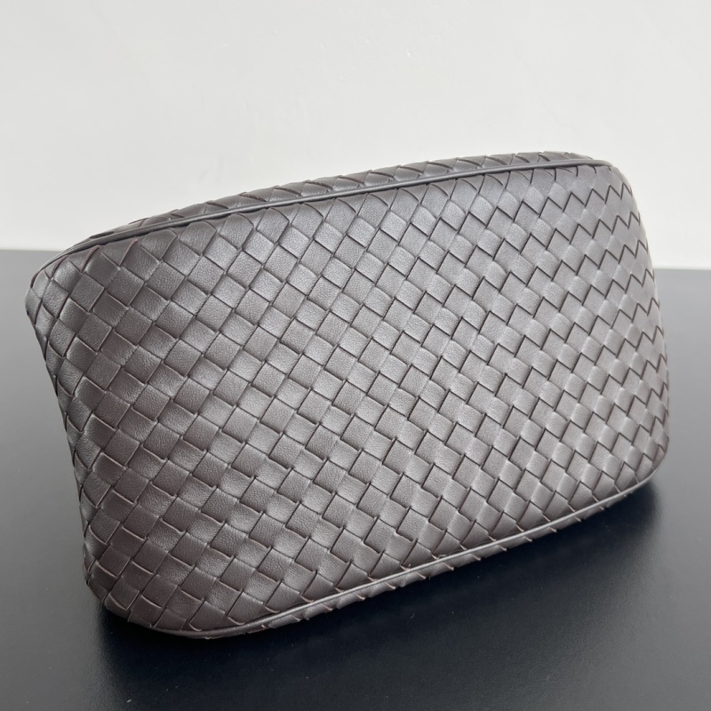 Черная плетеная сумка Bottega Veneta с ручками