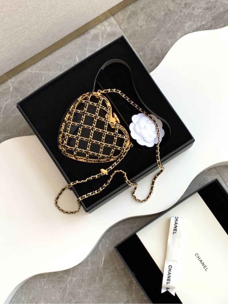 Сумка сердечко с металлической сеткой Chanel