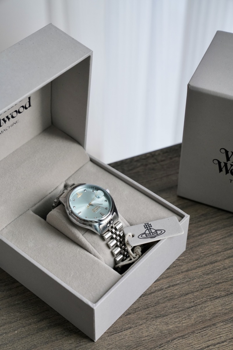 Часы Vivienne Westwood