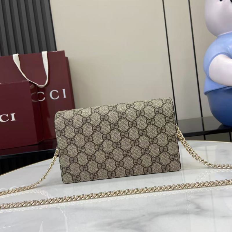 Сумка-клатч Gucci с цепочкой