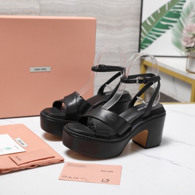 Женские кожаные босоножки Miu Miu на платформе