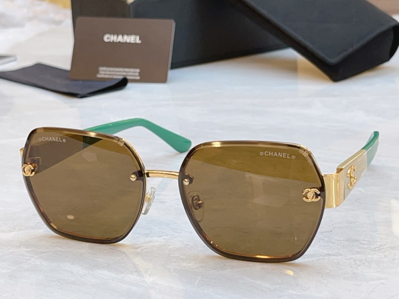 Солнцезащитные очки Chanel