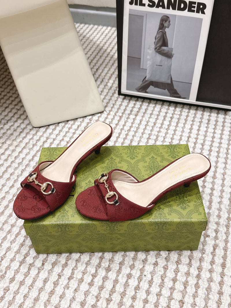 Женские тапочки Gucci с металлической пряжкой