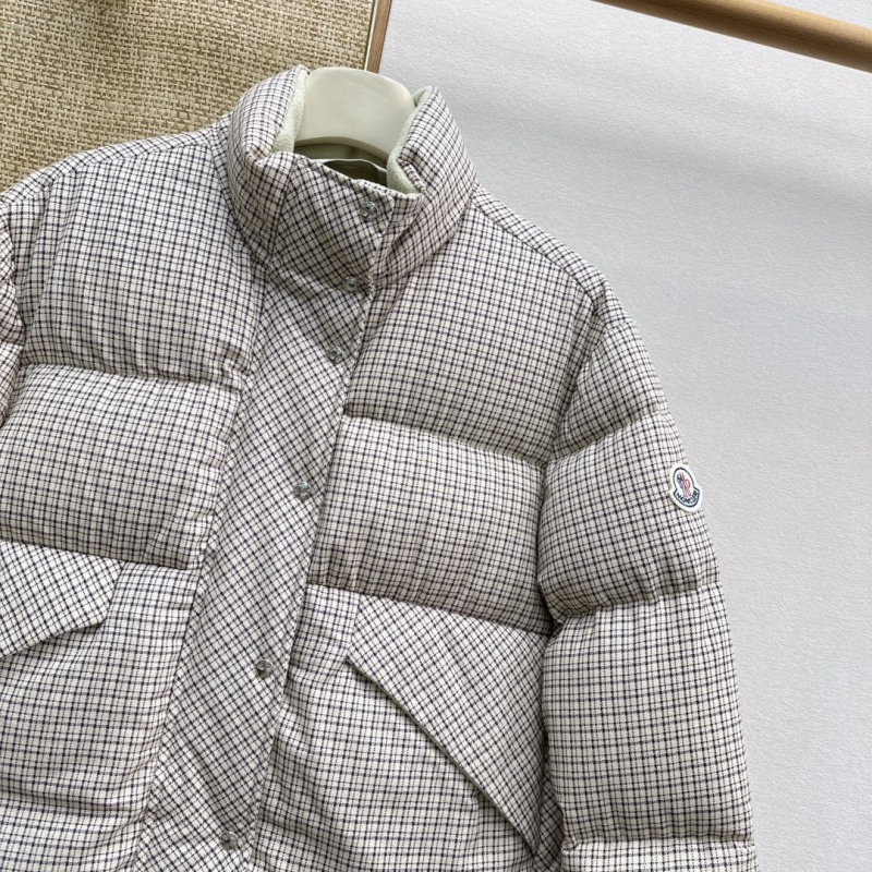 Пуховик Moncler