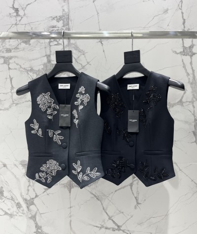 Костюмы Saint Laurent