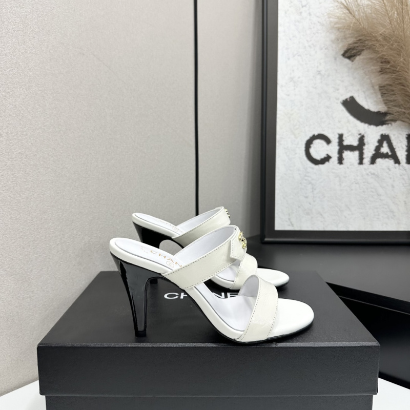 Женские белые босоножки на каблуке Chanel