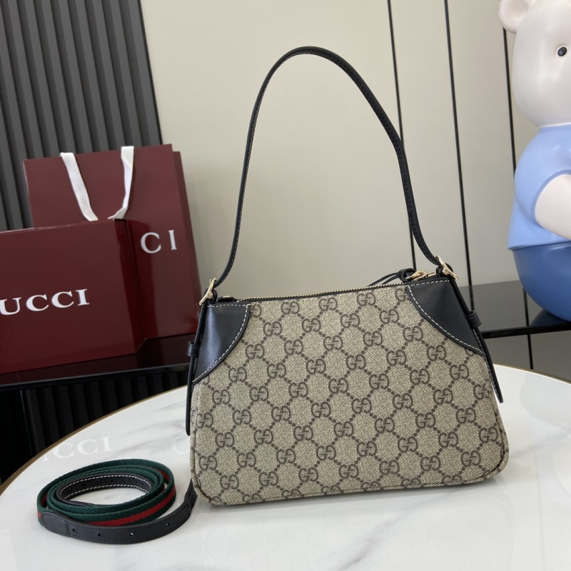 Сумка Gucci с монограммой и ремешком