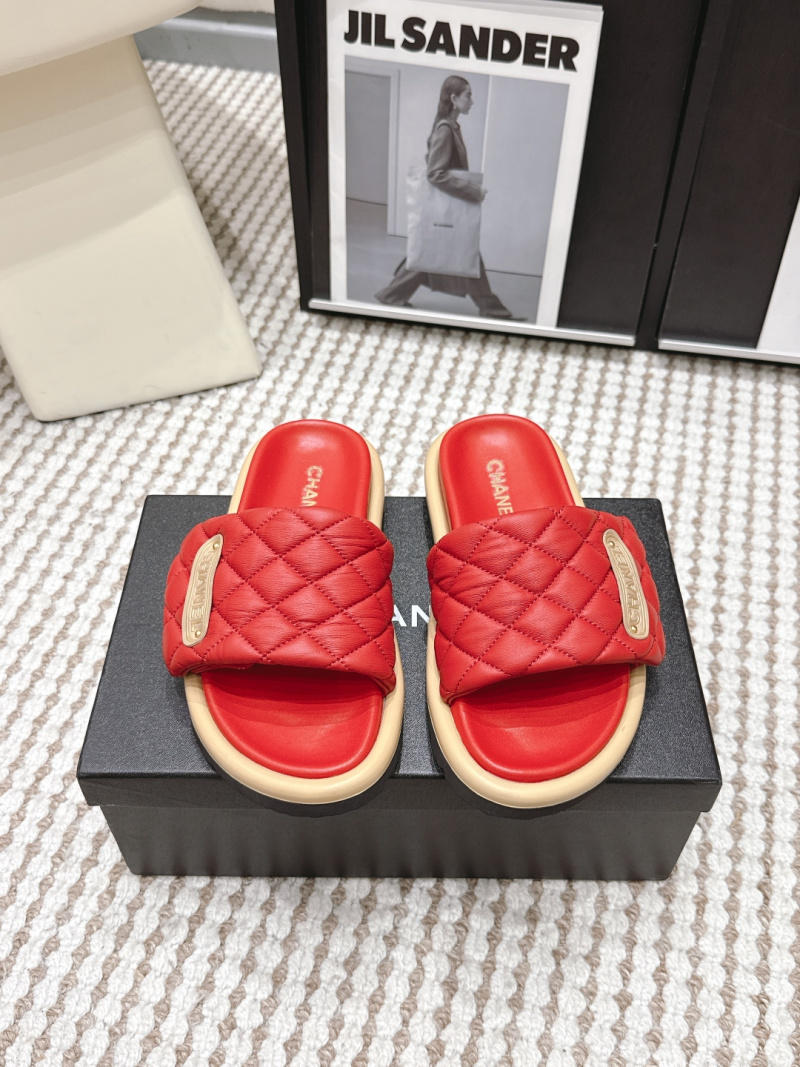 Шлепанцы женские красные с квилтингом Chanel