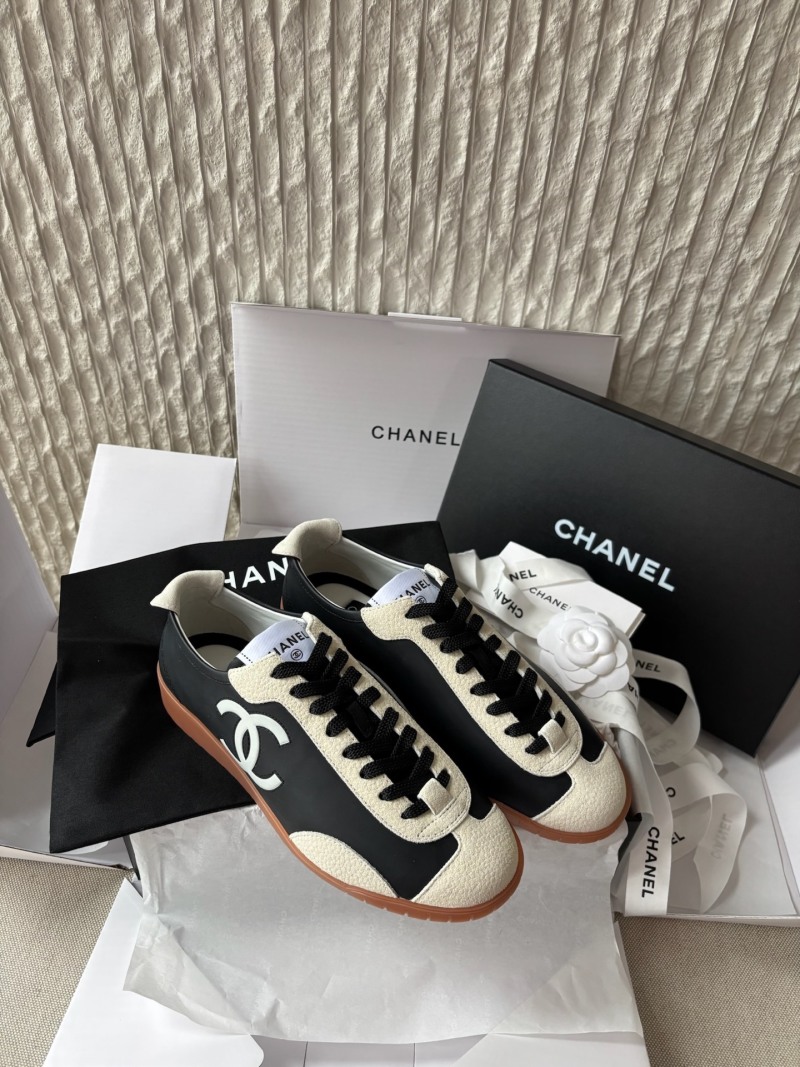 Кроссовки чёрные с белыми вставками Chanel