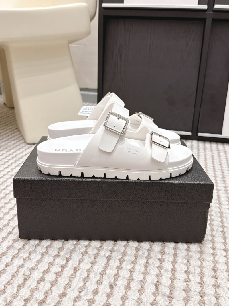 Белые босоножки Prada на платформе с двойной пряжкой