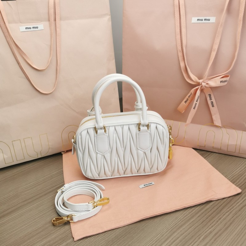 Сумка Miu Miu белая с ручками