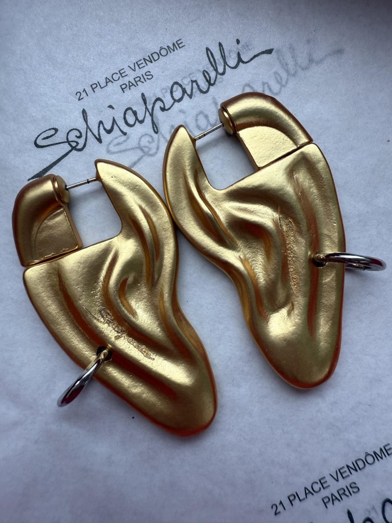 Серьги в виде ушей Schiaparelli