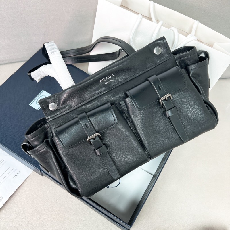 Сумка Prada Route из черной кожи