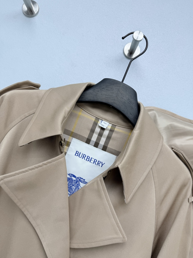 Короткое пальто Burberry с поясом