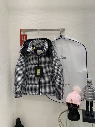 Пуховик Moncler